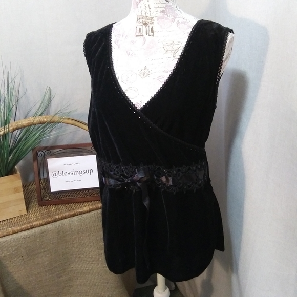 Venezia Tops - NWT Venezia Velvet Top Size 1X